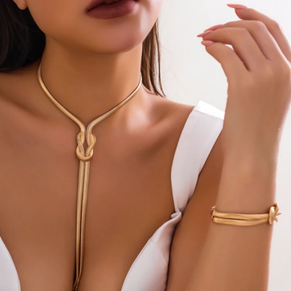 Elegant Gold-Tone Y-Knot Tassel Necklace New - Picture 2 of 4